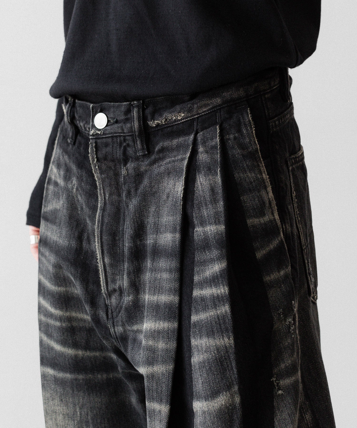 SUBLATIONS サブレーションズの2TUCK WIDE DENIM PANTS "ENTASIS MK-Ⅱ"のUSED BLACK 公式通販サイトsession福岡セレクトショップ