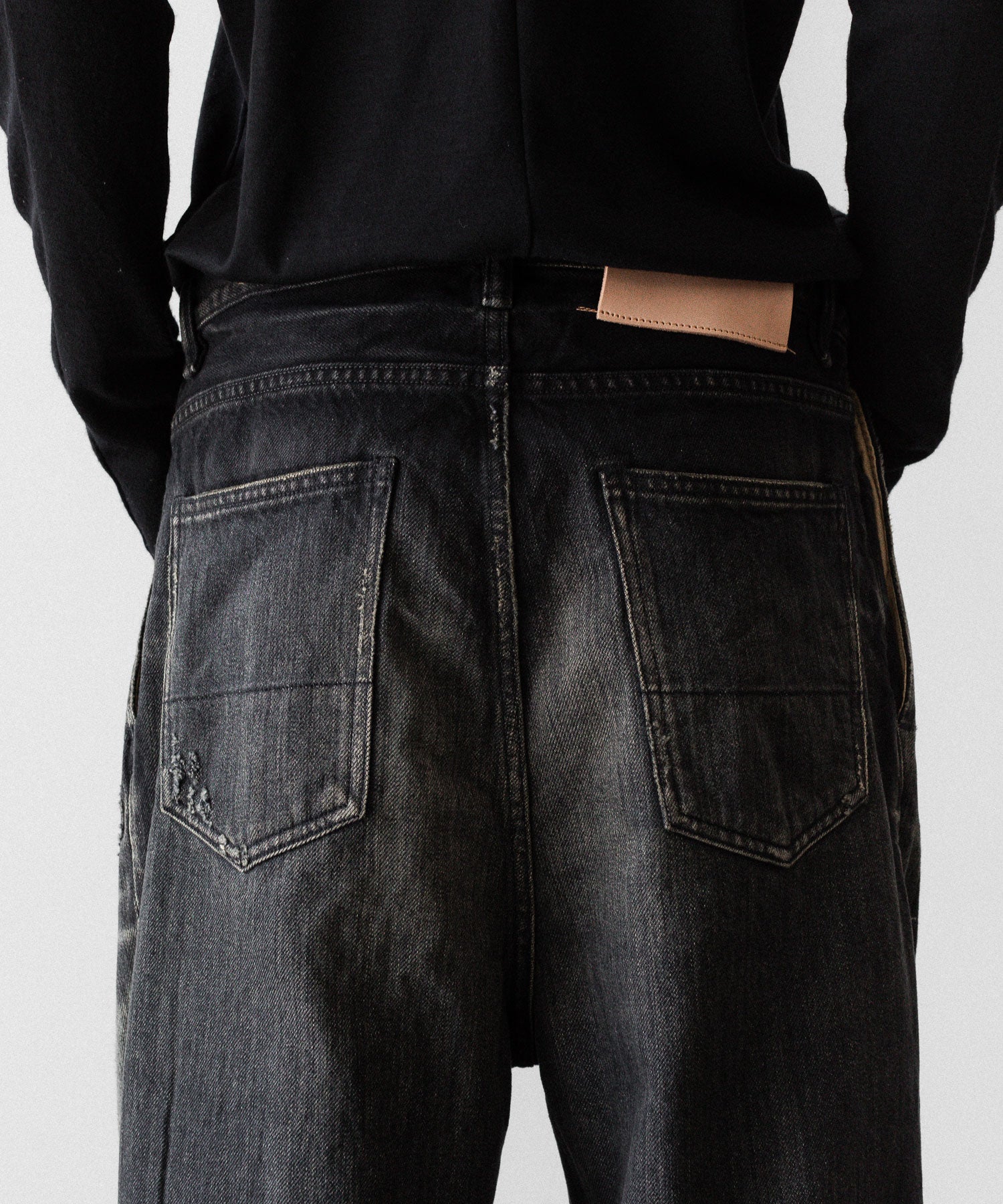 SUBLATIONS サブレーションズの2TUCK WIDE DENIM PANTS "ENTASIS MK-Ⅱ"のUSED BLACK 公式通販サイトsession福岡セレクトショップ