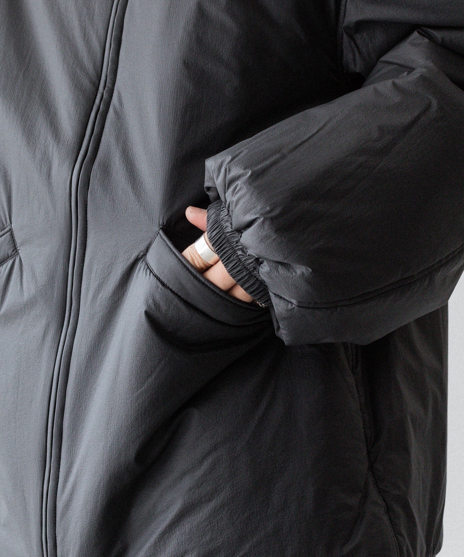 paratrait パラトレイトのPMEMBRANE SHELL PUFF BLOUSON のCHARCOAL 公式通販サイトsession福岡セレクトショップ