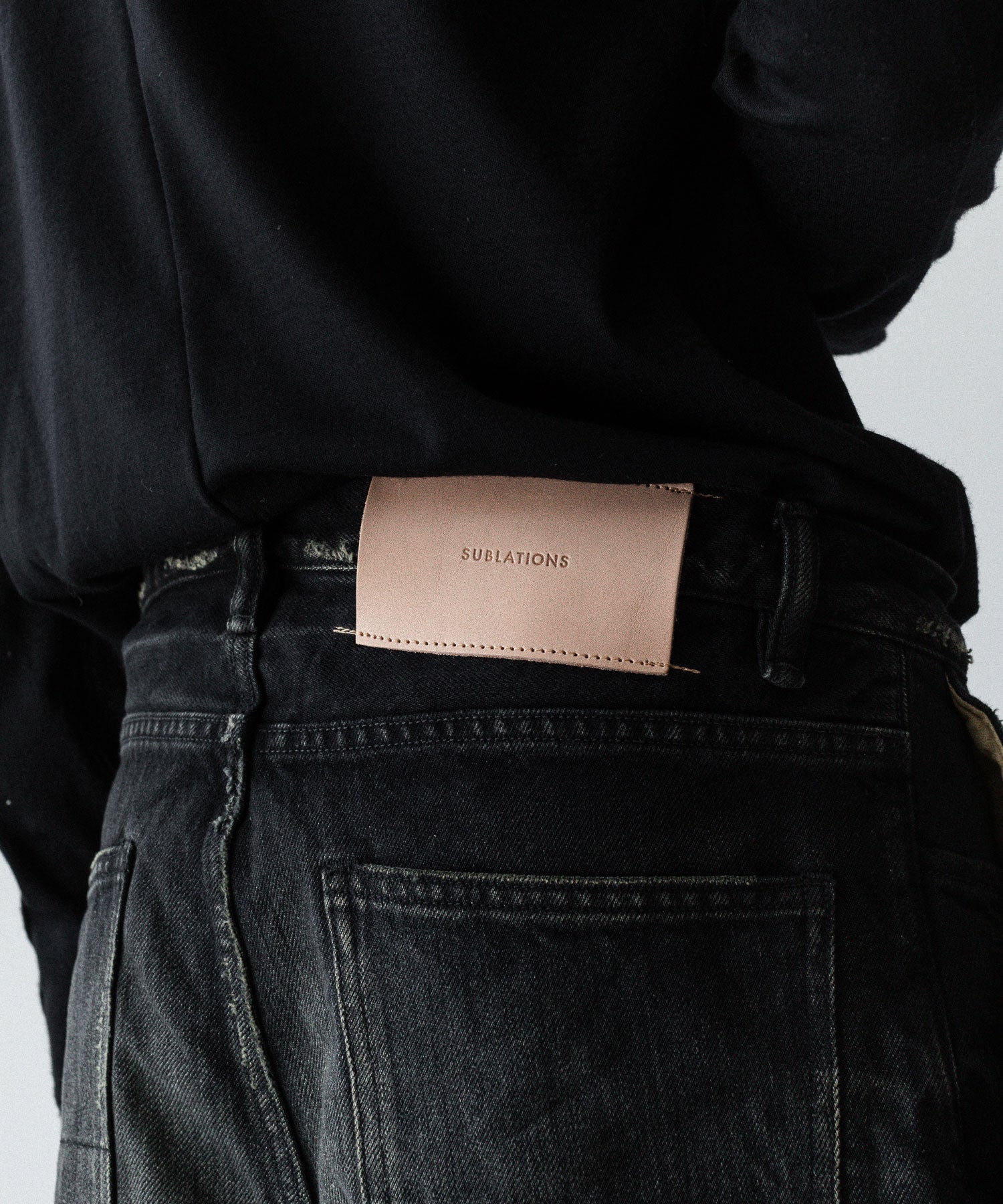 SUBLATIONS サブレーションズの2TUCK WIDE DENIM PANTS "ENTASIS MK-Ⅱ"のUSED BLACK 公式通販サイトsession福岡セレクトショップ