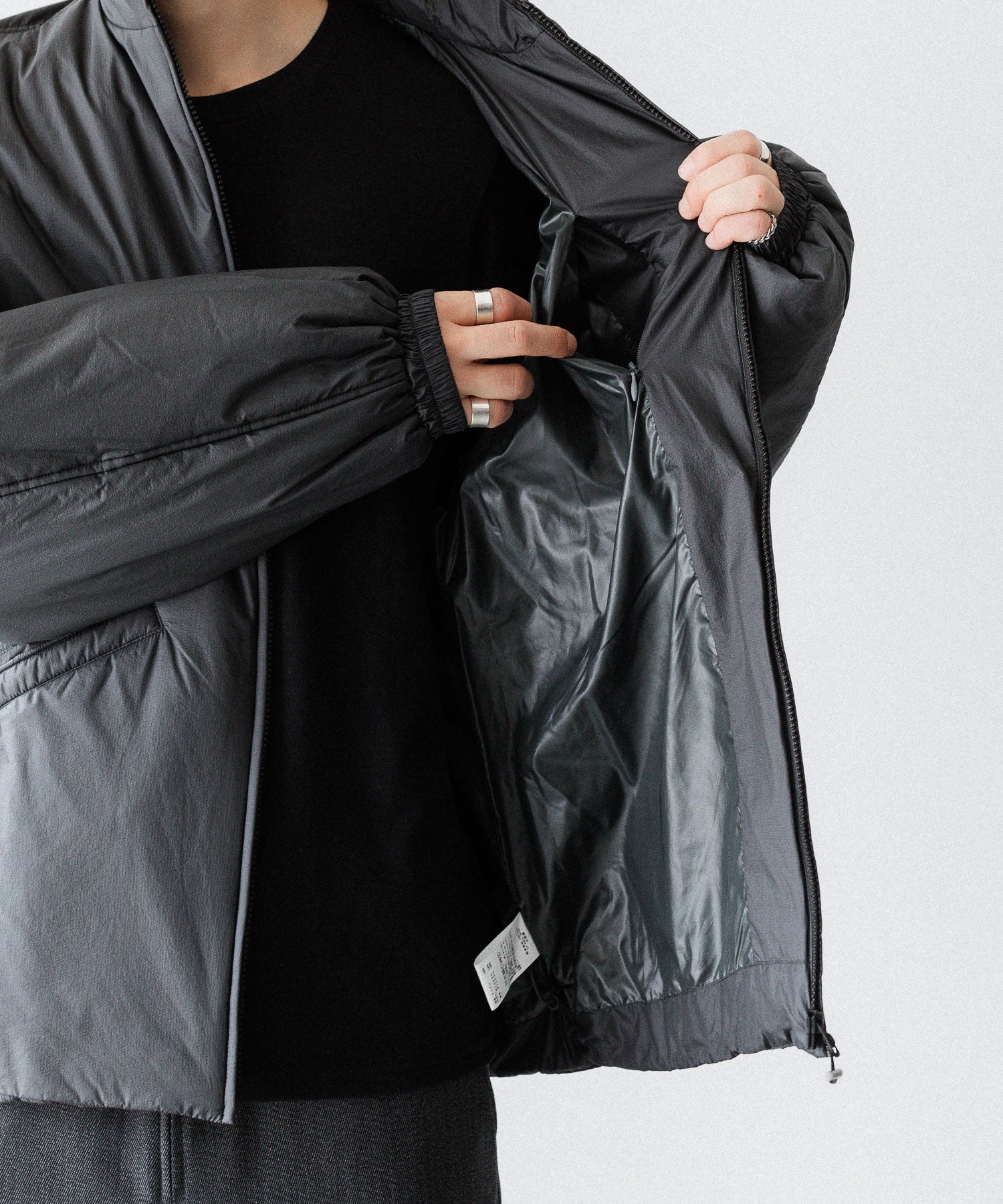 paratrait パラトレイトのPMEMBRANE SHELL PUFF BLOUSON のCHARCOAL 公式通販サイトsession福岡セレクトショップ