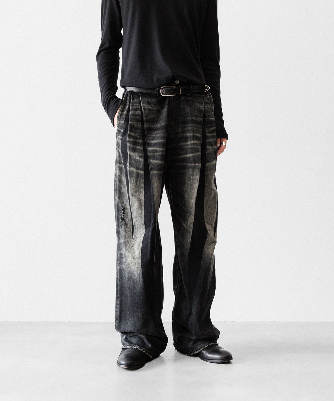 SUBLATIONS サブレーションズの2TUCK WIDE DENIM PANTS "ENTASIS MK-Ⅱ"のUSED BLACK 公式通販サイトsession福岡セレクトショップ