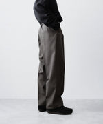 画像をギャラリービューアに読み込む, INTÉRIM - インテリムのMILITARY WOOL SERGE 1-TUCK FRENCH ARMY WIDE TAPERED TROUSERのDUST GRAY公式通販サイトsession福岡セレクトショップ
