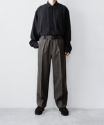 画像をギャラリービューアに読み込む, INTÉRIM - インテリムのMILITARY WOOL SERGE 1-TUCK FRENCH ARMY WIDE TAPERED TROUSERのDUST GRAY公式通販サイトsession福岡セレクトショップ

