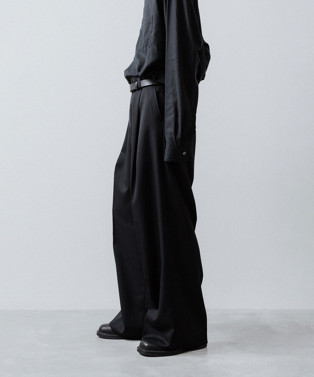 ssstein(シュタイン)のEXTRA WIDE TROUSERS (2/60 WOOL GABARDINE) - BLACKの公式通販サイトsession福岡セレクトショップ