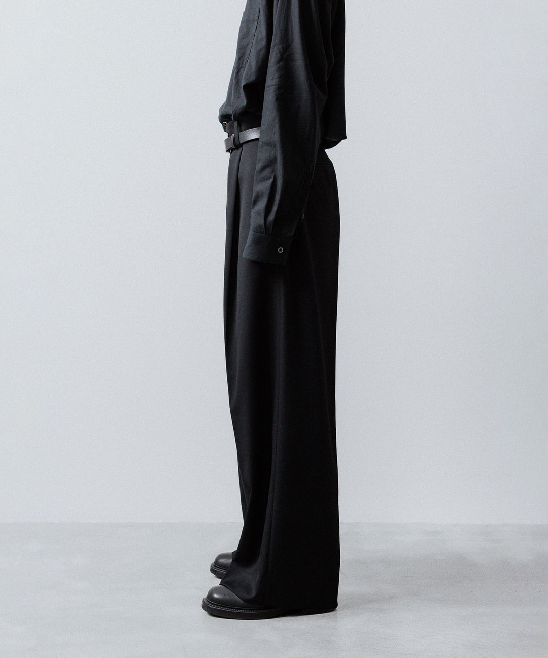 ssstein(シュタイン)のEXTRA WIDE TROUSERS (2/60 WOOL GABARDINE) - BLACKの公式通販サイトsession福岡セレクトショップ