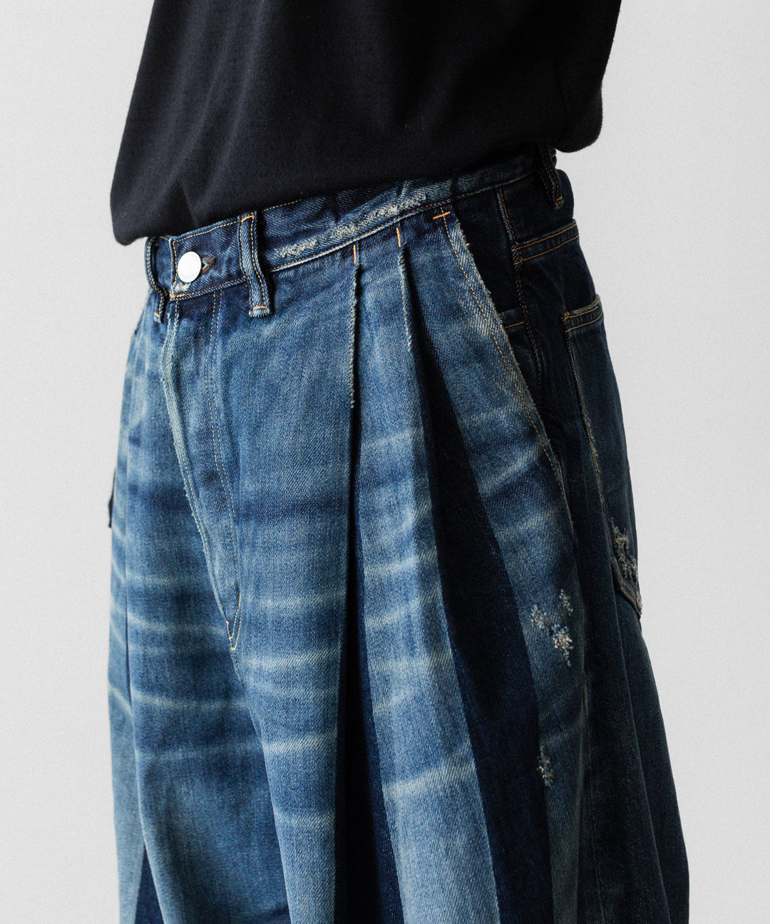 SUBLATIONS サブレーションズの2TUCK WIDE DENIM PANTS "ENTASIS MK-Ⅱ"のUSED INDIGO 公式通販サイトsession福岡セレクトショップ