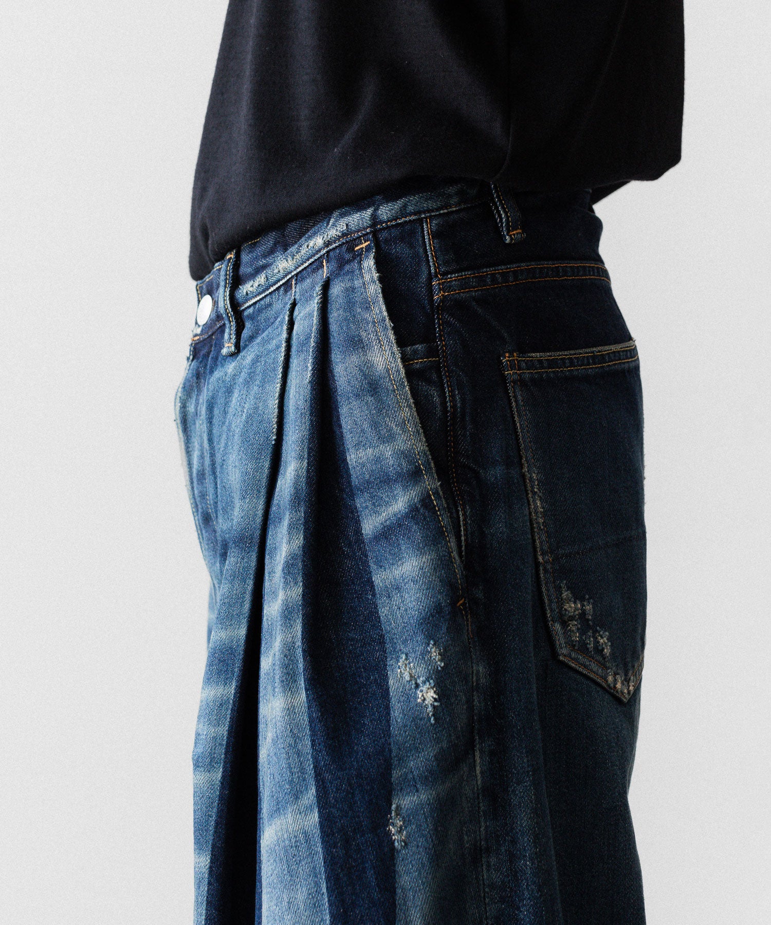 SUBLATIONS サブレーションズの2TUCK WIDE DENIM PANTS "ENTASIS MK-Ⅱ"のUSED INDIGO 公式通販サイトsession福岡セレクトショップ