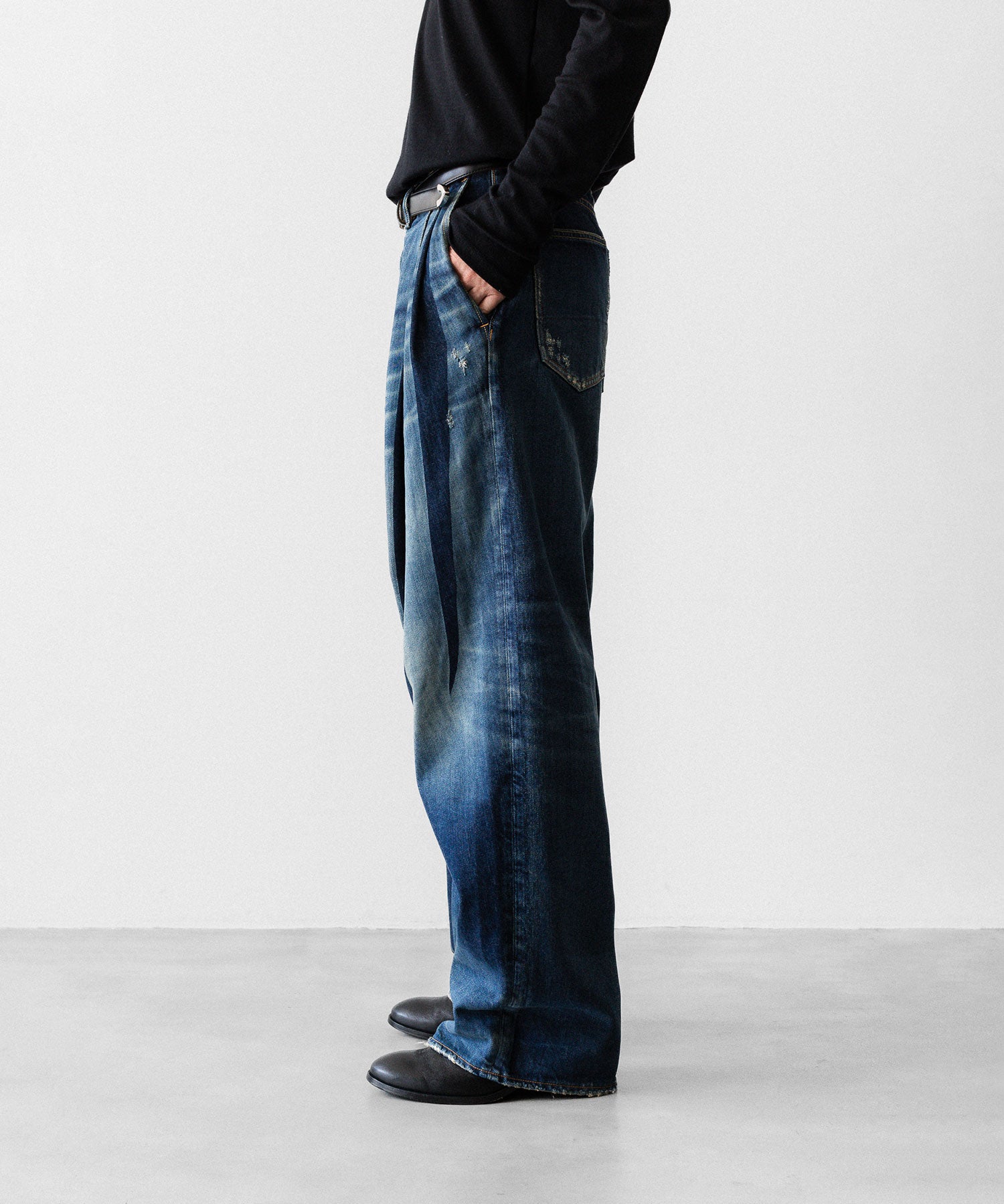 SUBLATIONS サブレーションズの2TUCK WIDE DENIM PANTS "ENTASIS MK-Ⅱ"のUSED INDIGO 公式通販サイトsession福岡セレクトショップ