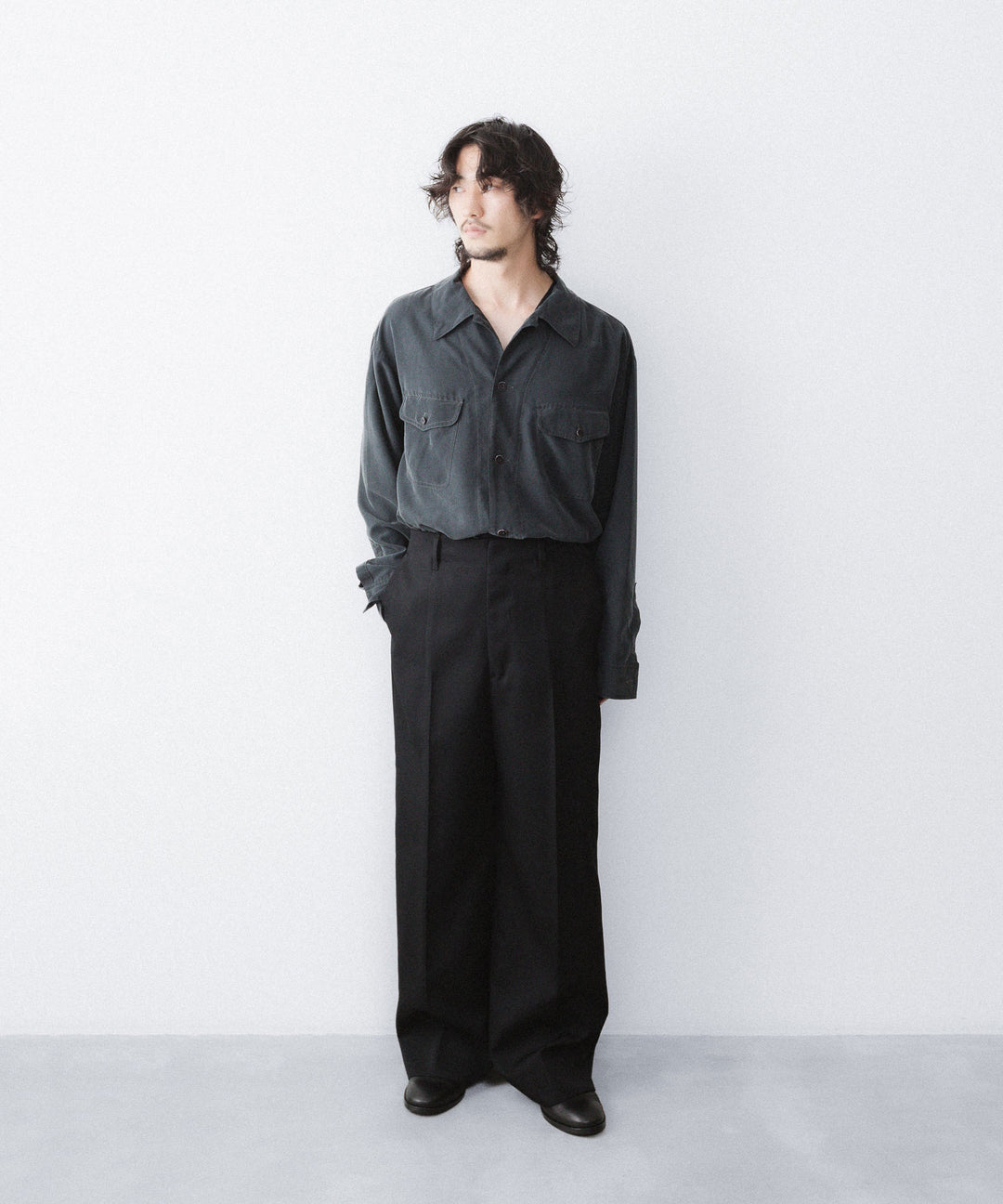 ANTHEM A-アンセムエーのWOOL GABARDINE BELTLESS TROUSERSのBLACK公式通販サイトsession福岡セレクトショップ