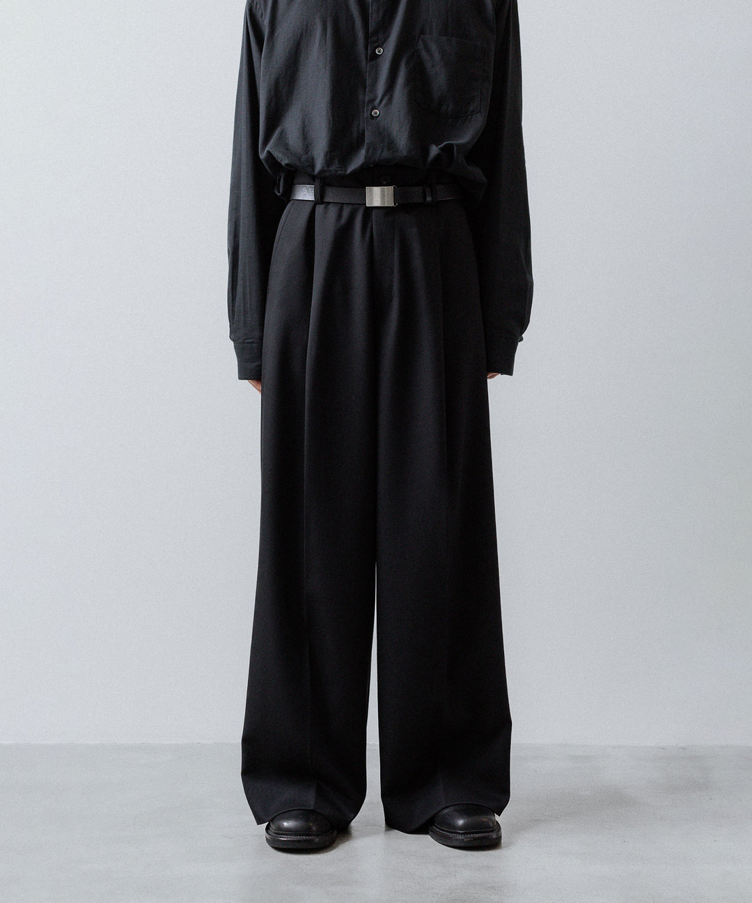 ssstein(シュタイン)のEXTRA WIDE TROUSERS (2/60 WOOL GABARDINE) - BLACKの公式通販サイトsession福岡セレクトショップ