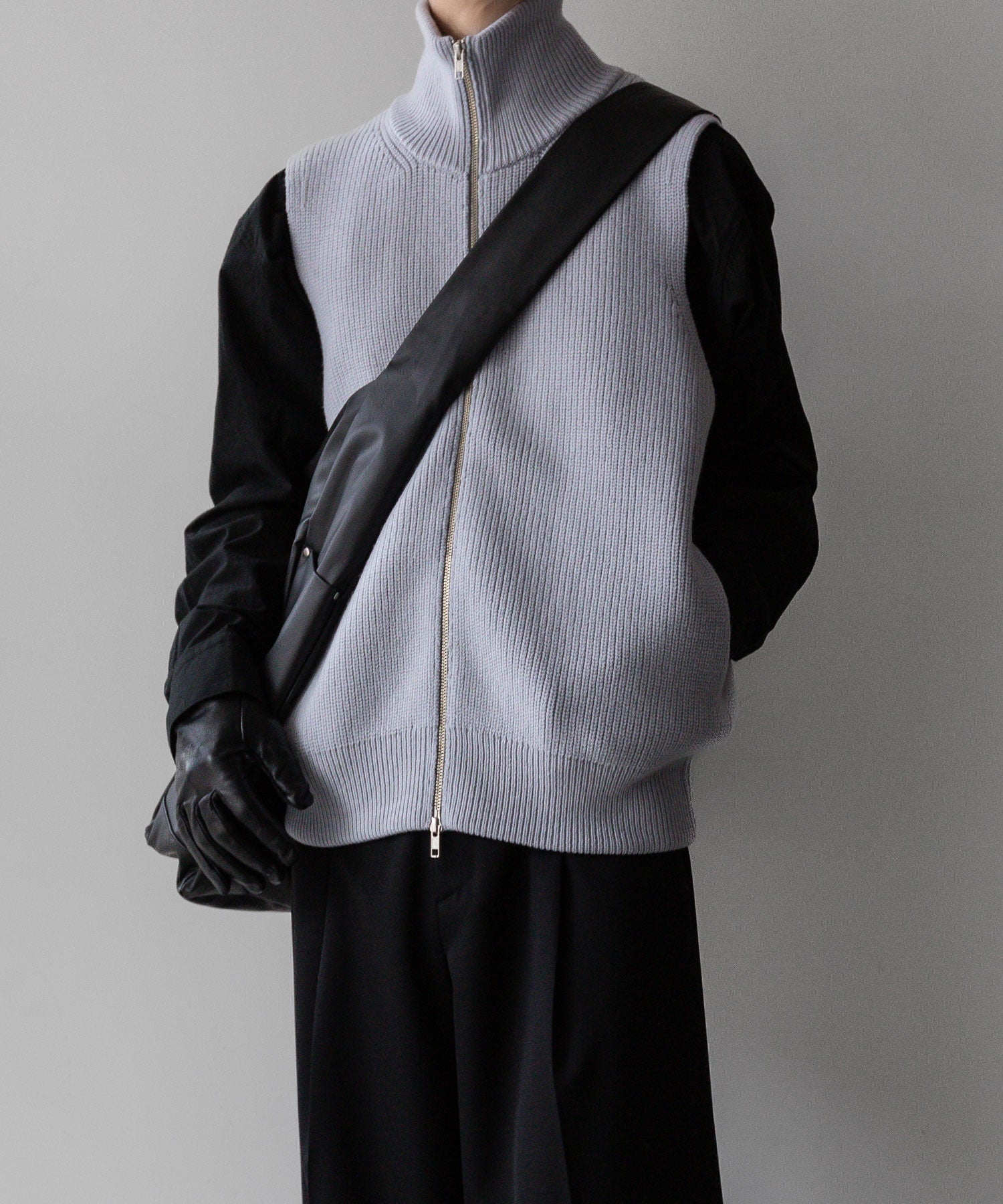 stein(シュタイン)の23AWコレクションOVERSIZED DRIVERS KNIT ZIP VESTのOFF GREY 公式通販サイトsession福岡セレクトショップ