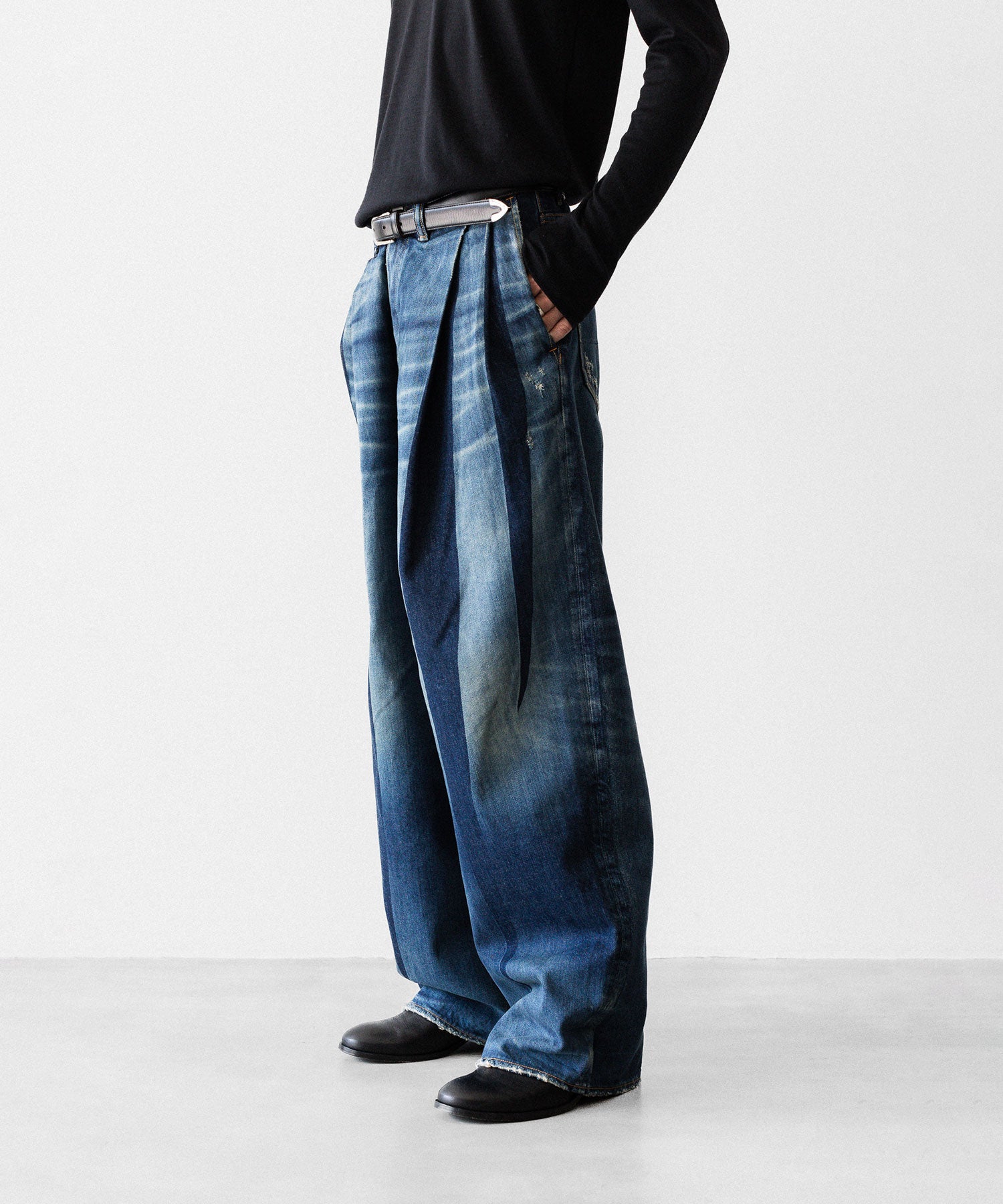 SUBLATIONS サブレーションズの2TUCK WIDE DENIM PANTS "ENTASIS MK-Ⅱ"のUSED INDIGO 公式通販サイトsession福岡セレクトショップ