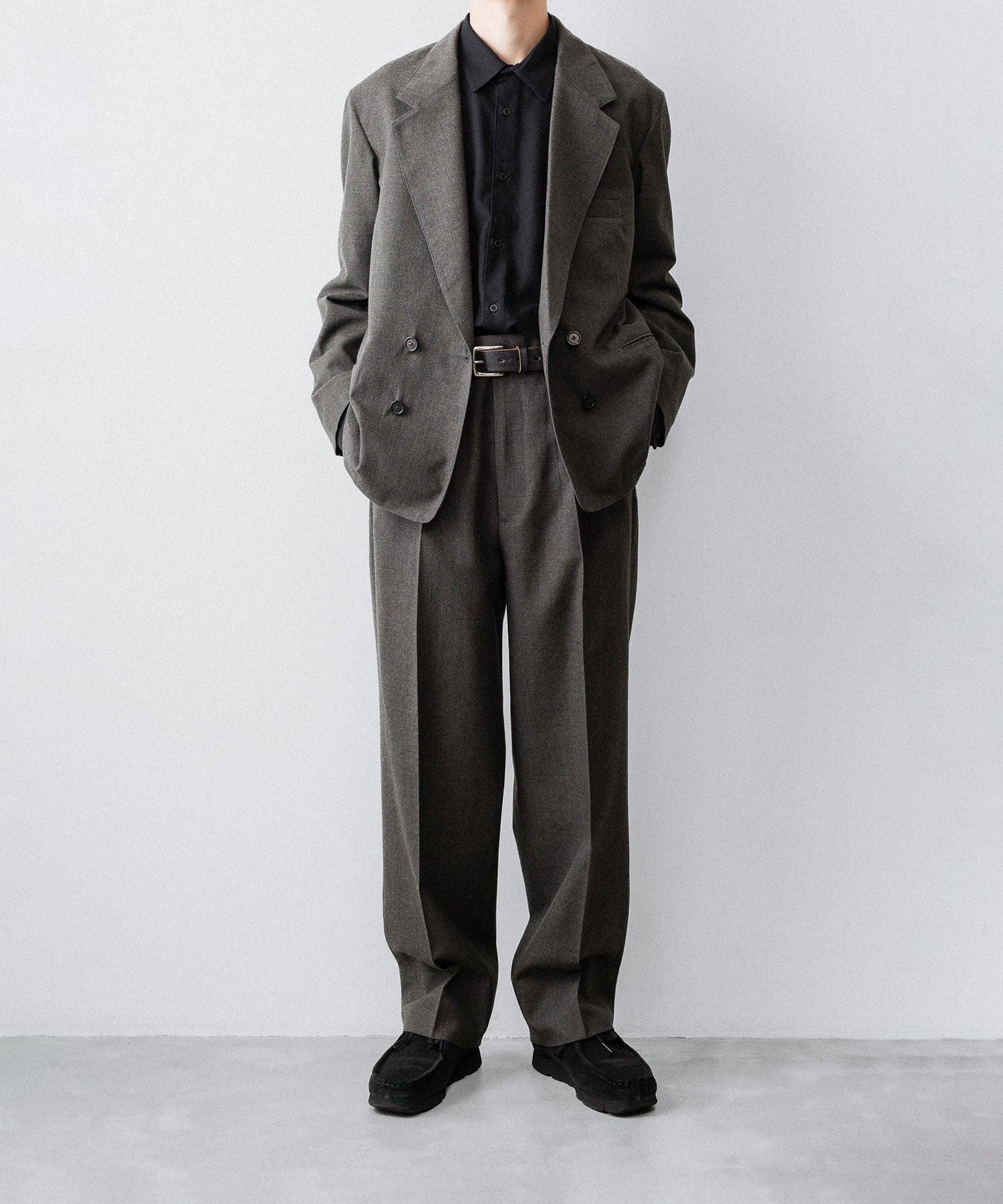 【INTÉRIM】    MILITARY WOOL SERGE 1-TUCK FRENCH ARMY WIDE TAPERED TROUSER - DUST GRAY