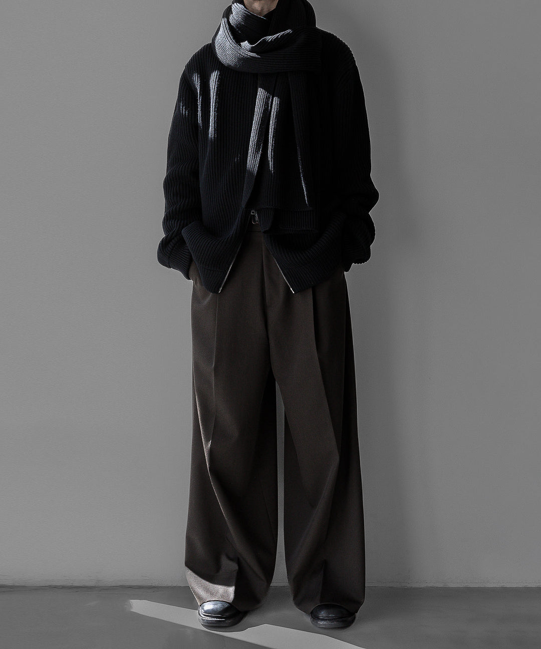 【INTÉRIM】インテリムのドライバーズニット LIMITED HAND FRAMED DRIVERS ZIP KNIT - BLACK 公式通販サイトsession福岡セレクトショップ