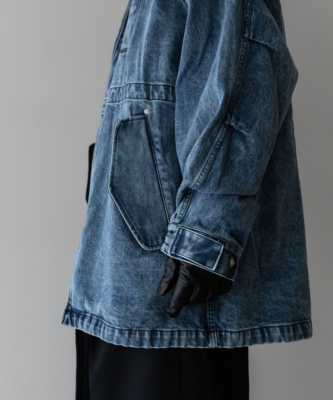 stein(シュタイン)の24SSコレクションCHEMICAL BLEACHED DENIM MODS COATのINDIGO