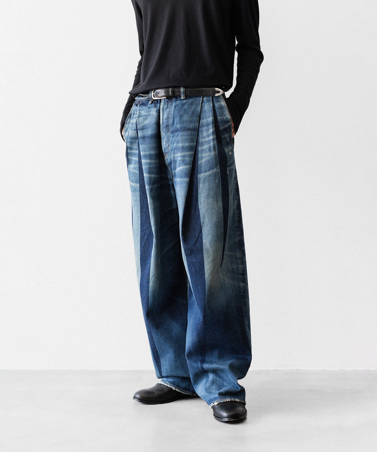 SUBLATIONS サブレーションズの2TUCK WIDE DENIM PANTS "ENTASIS MK-Ⅱ"のUSED INDIGO 公式通販サイトsession福岡セレクトショップ