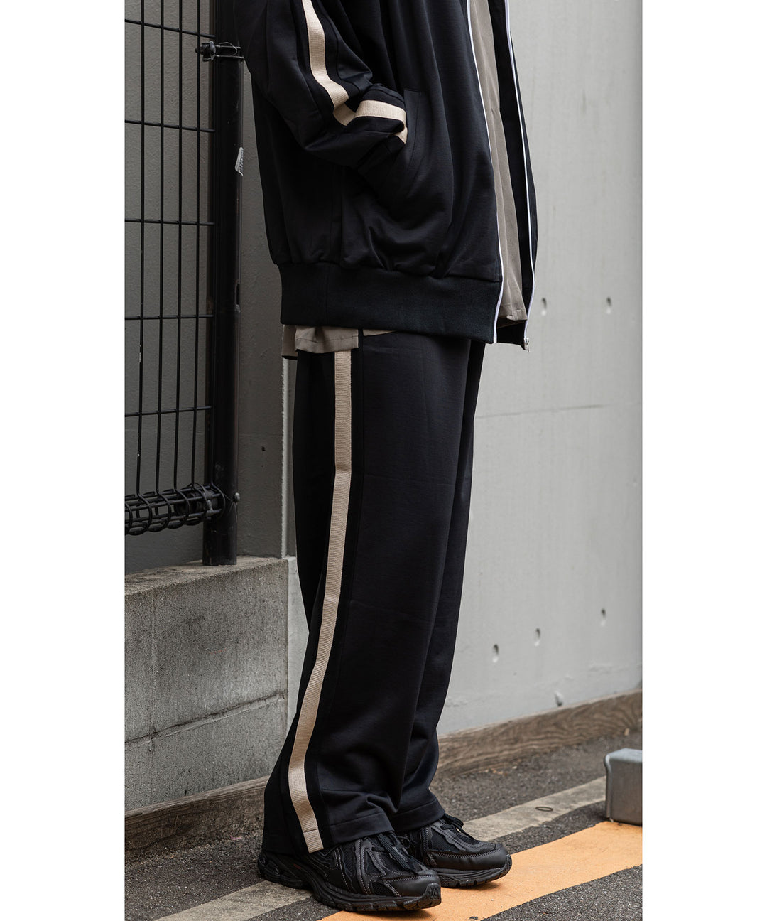 【KANEMASA PHIL.】カネマサのトラックパンツ ECONYL JERSEY TRACK PANTS - BLACK 公式通販session福岡セレクトショップ