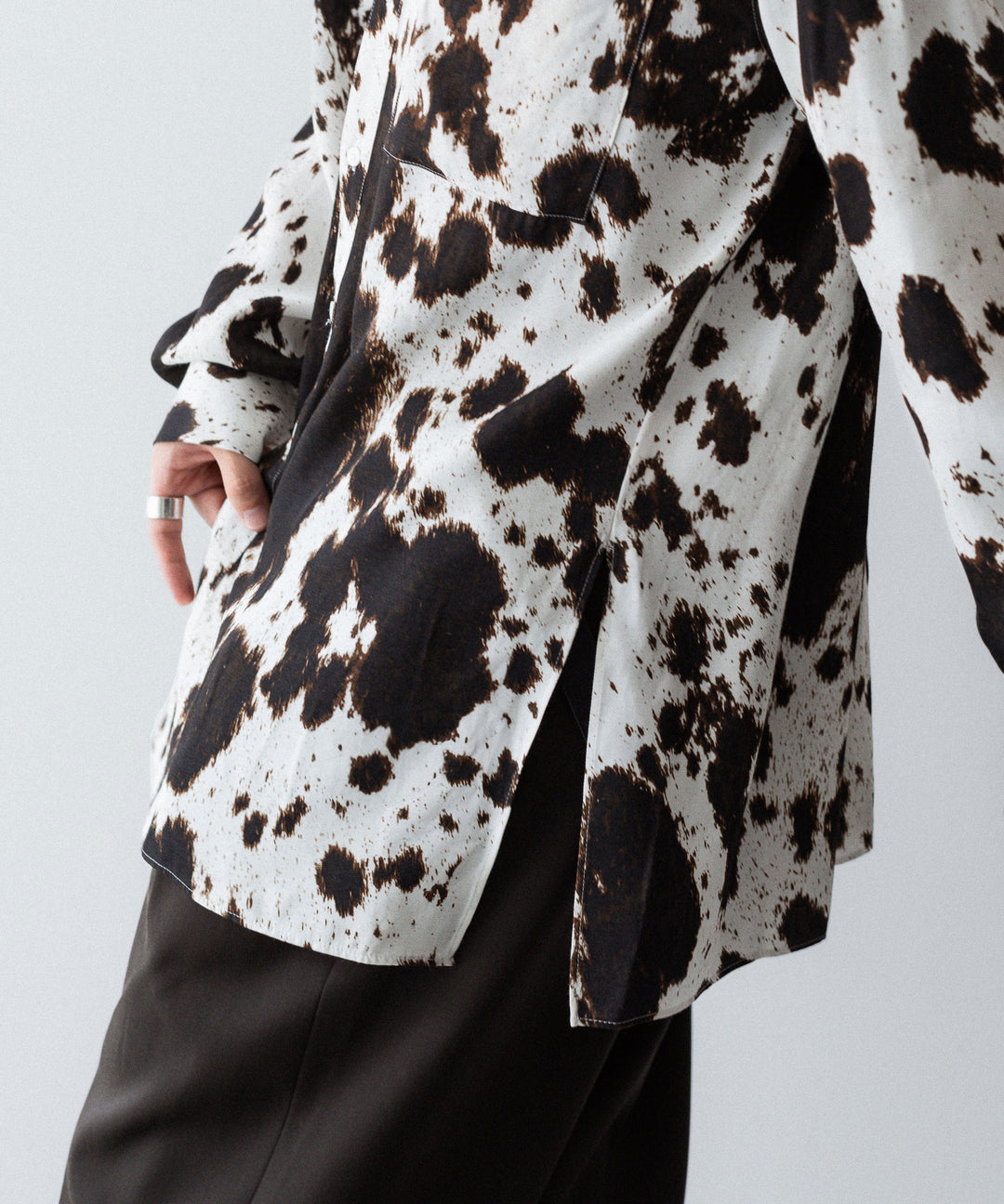 【ANTHEM A】LAYER PATTERN PRINTED SHIRT - FOG WHITE