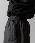 画像をギャラリービューアに読み込む, ssstein(シュタイン)の24AWコレクション NYLON TWILL CARGO EASY TROUSERS - CHARCOAL 公式通販サイトsession福岡セレクトショップ
