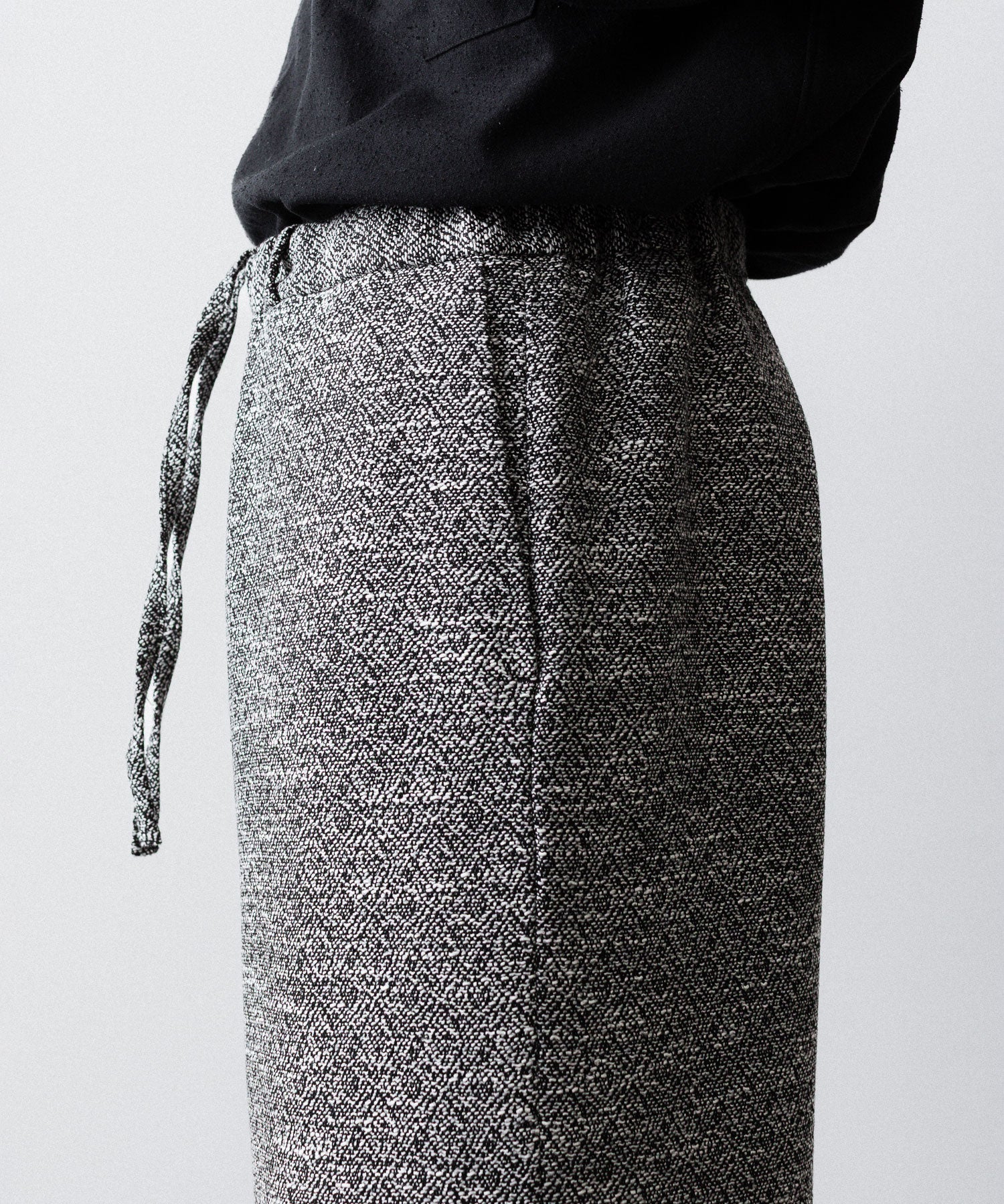 INTÉRIM - インテリムのDOUBLE SIDED JACQUARD TWEED DEAD STOCK WIDE DRESS EASY PANTSのBLACK