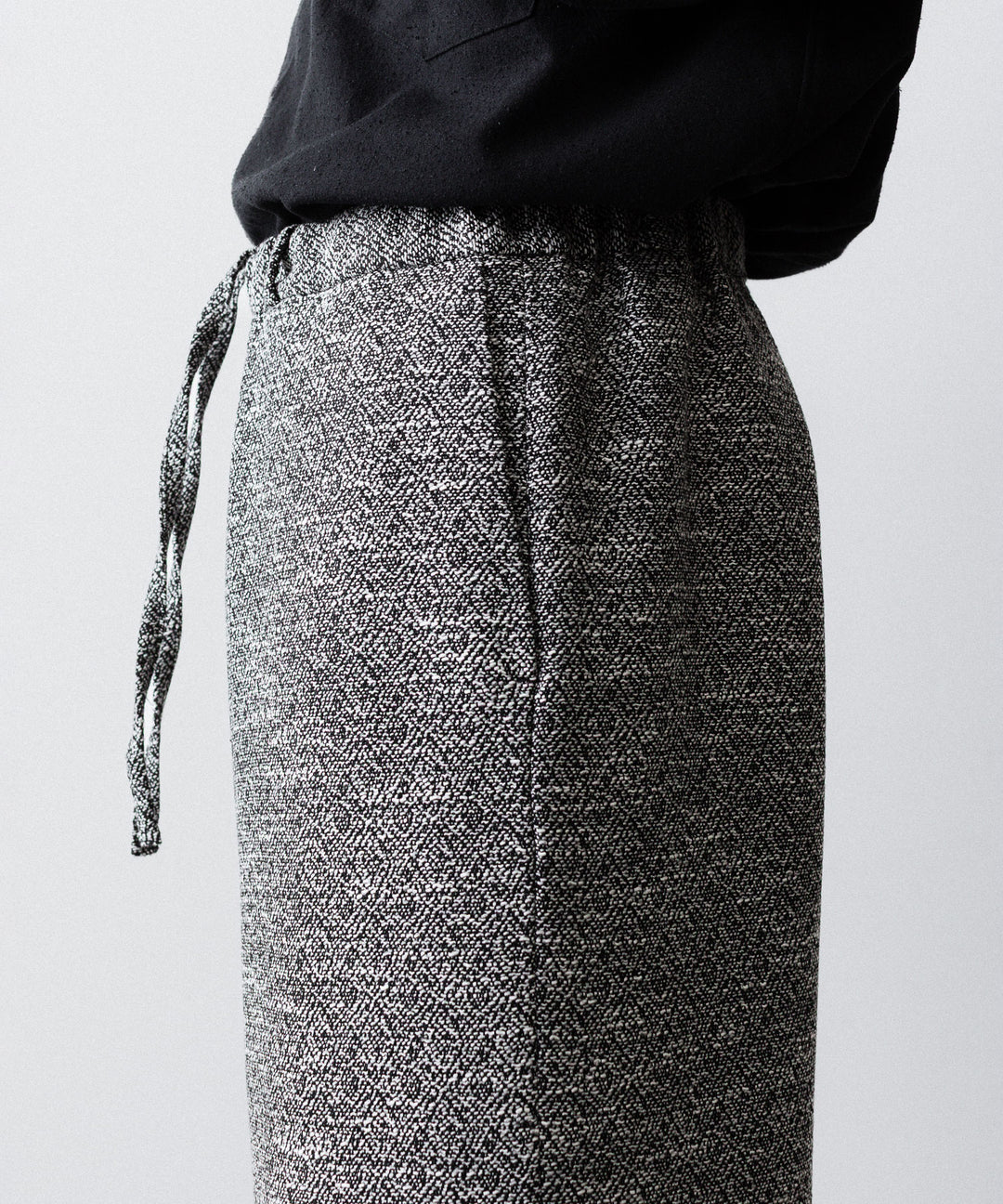 INTÉRIM - インテリムのDOUBLE SIDED JACQUARD TWEED DEAD STOCK WIDE DRESS EASY PANTSのBLACK