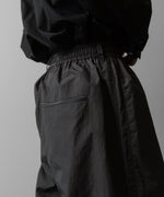 画像をギャラリービューアに読み込む, ssstein(シュタイン)の24AWコレクション NYLON TWILL CARGO EASY TROUSERS - CHARCOAL 公式通販サイトsession福岡セレクトショップ
