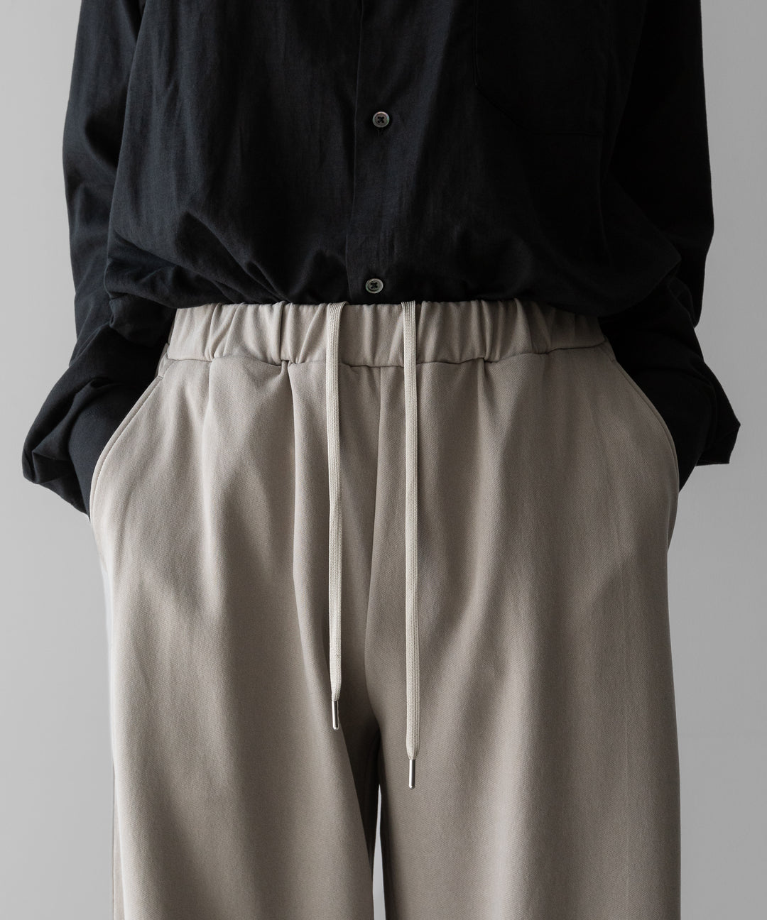 【KANEMASA PHIL.】28G CUPRO EASY PANTS - KHAKI