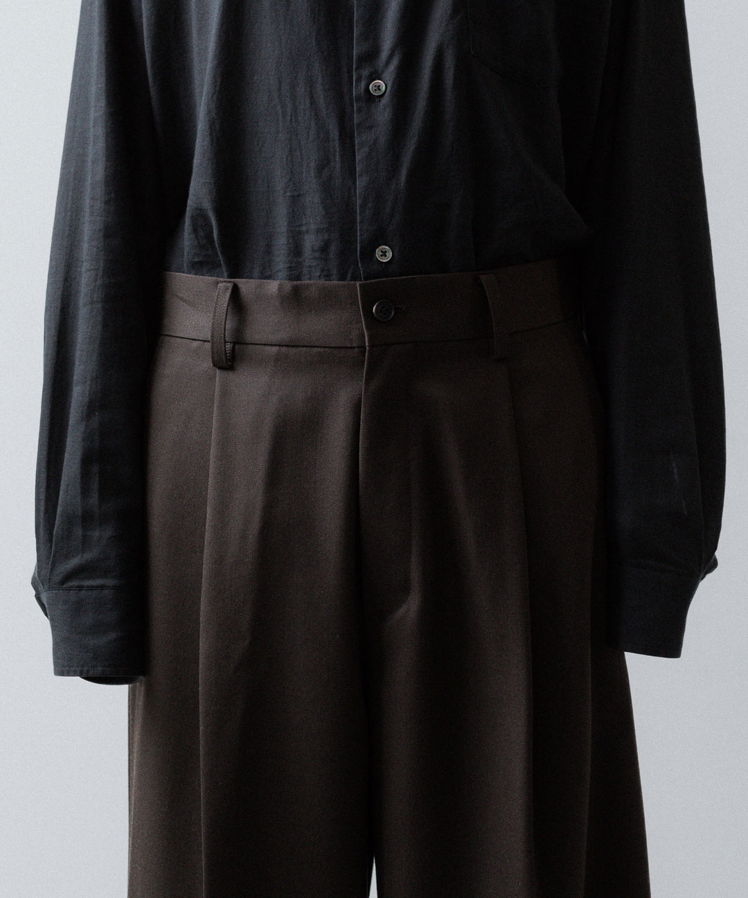 ssstein(シュタイン)のEXTRA WIDE TROUSERS (2/60 WOOL GABARDINE) - MILITARY KHAKIの公式通販サイトsession福岡セレクトショップ