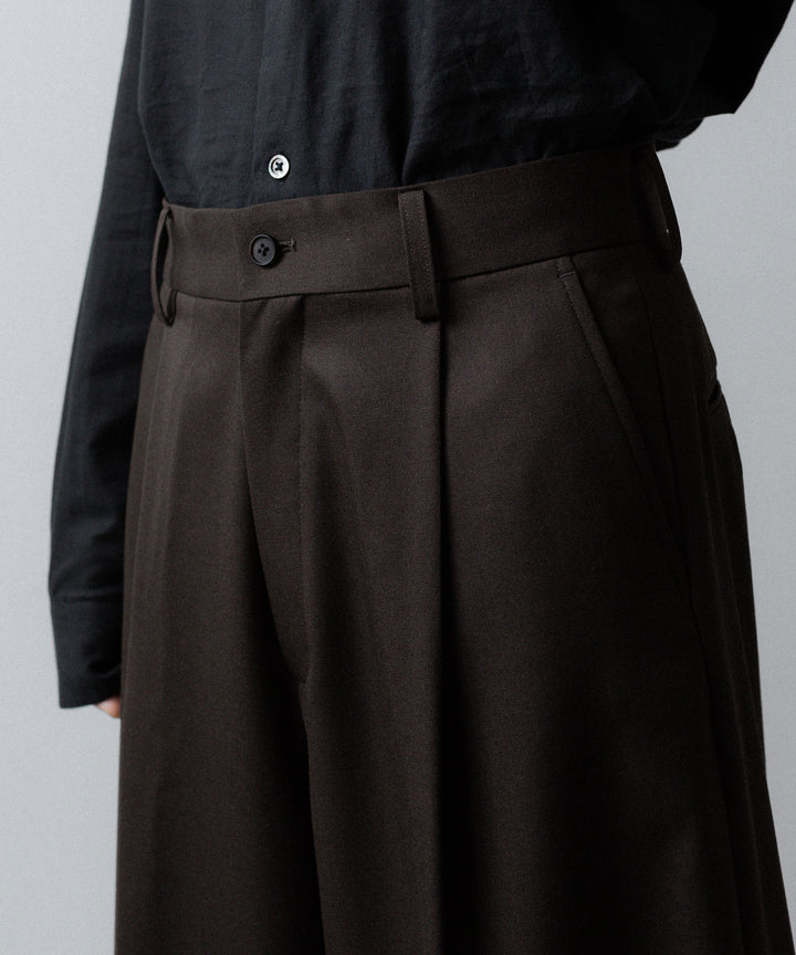 ssstein(シュタイン)のEXTRA WIDE TROUSERS (2/60 WOOL GABARDINE) - MILITARY KHAKIの公式通販サイトsession福岡セレクトショップ