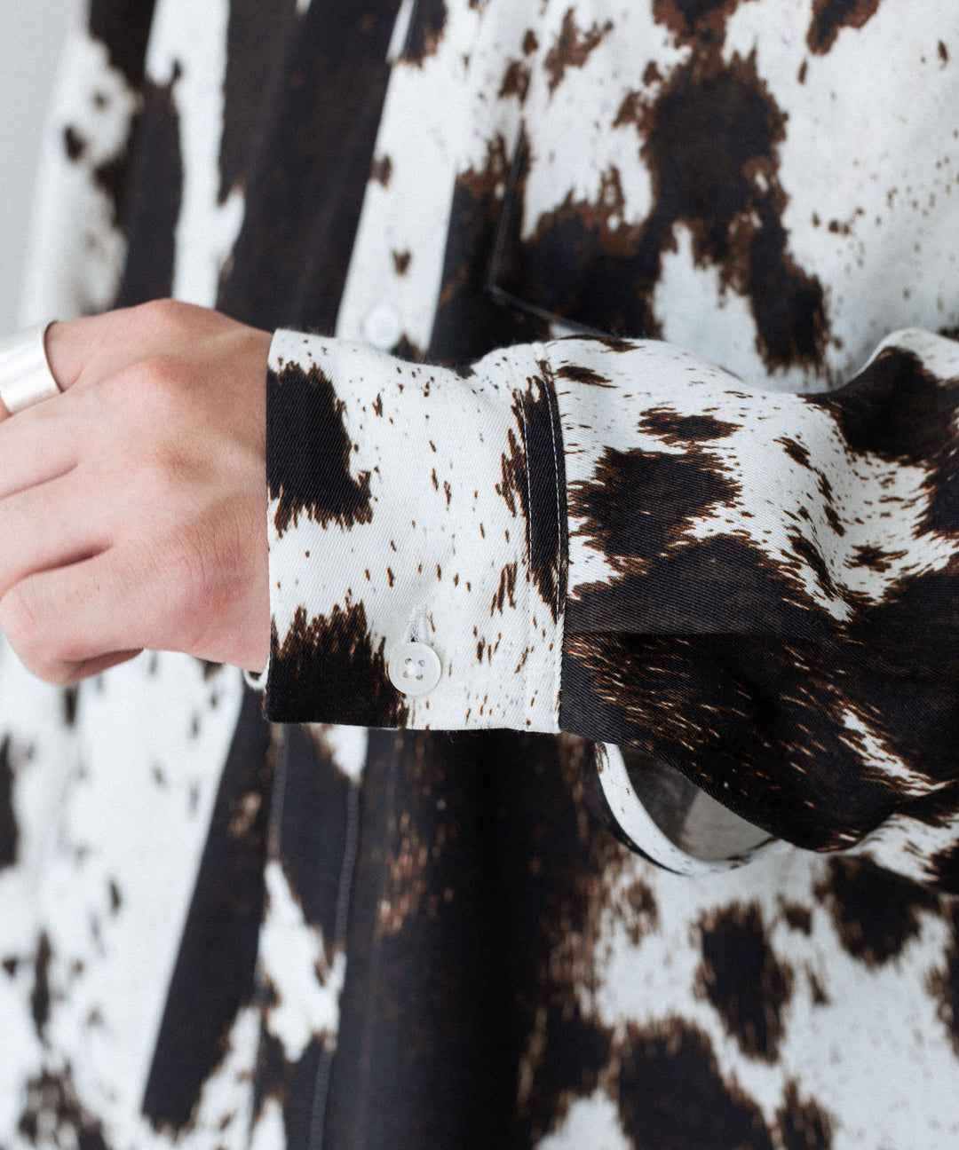 【ANTHEM A】LAYER PATTERN PRINTED SHIRT - FOG WHITE