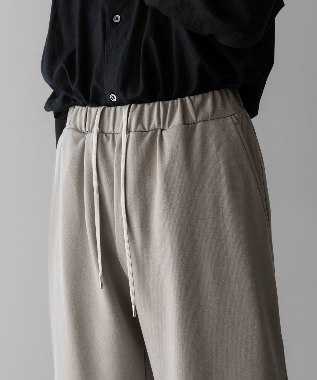 【KANEMASA PHIL.】28G CUPRO EASY PANTS - KHAKI