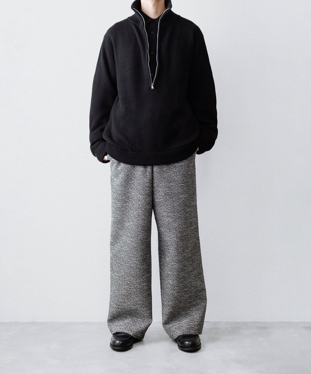 INTÉRIM - インテリムのDOUBLE SIDED JACQUARD TWEED DEAD STOCK WIDE DRESS EASY PANTSのBLACK