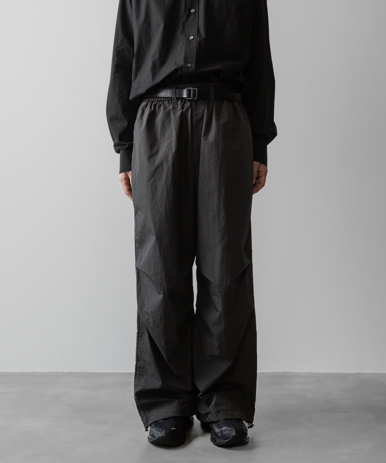 ssstein(シュタイン)の24AWコレクション NYLON TWILL CARGO EASY TROUSERS - CHARCOAL 公式通販サイトsession福岡セレクトショップ