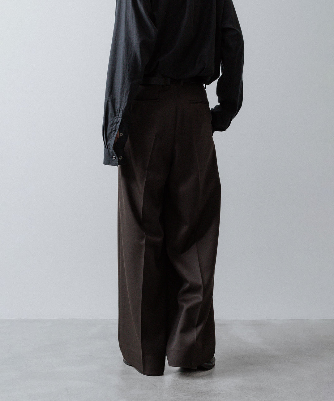 ssstein(シュタイン)のEXTRA WIDE TROUSERS (2/60 WOOL GABARDINE) - MILITARY KHAKIの公式通販サイトsession福岡セレクトショップ