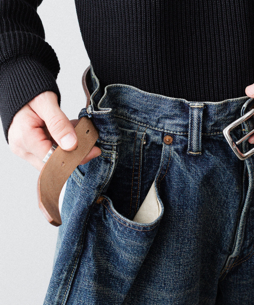 【INTÉRIM】CLASSIC HEAVY KIBATA SHUTTLE HYPER BIG WWII 1943 DENIM JEANS - C.NAVY