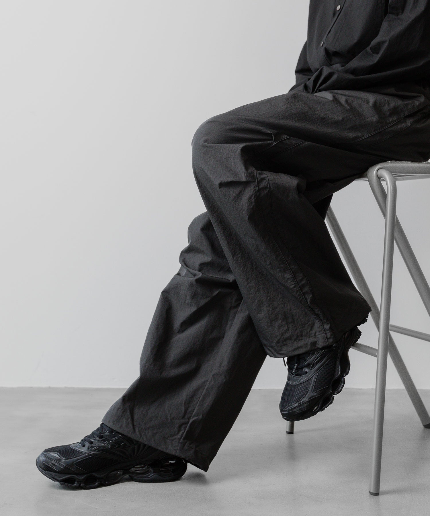 ssstein(シュタイン)の24AWコレクション NYLON TWILL CARGO EASY TROUSERS - CHARCOAL 公式通販サイトsession福岡セレクトショップ