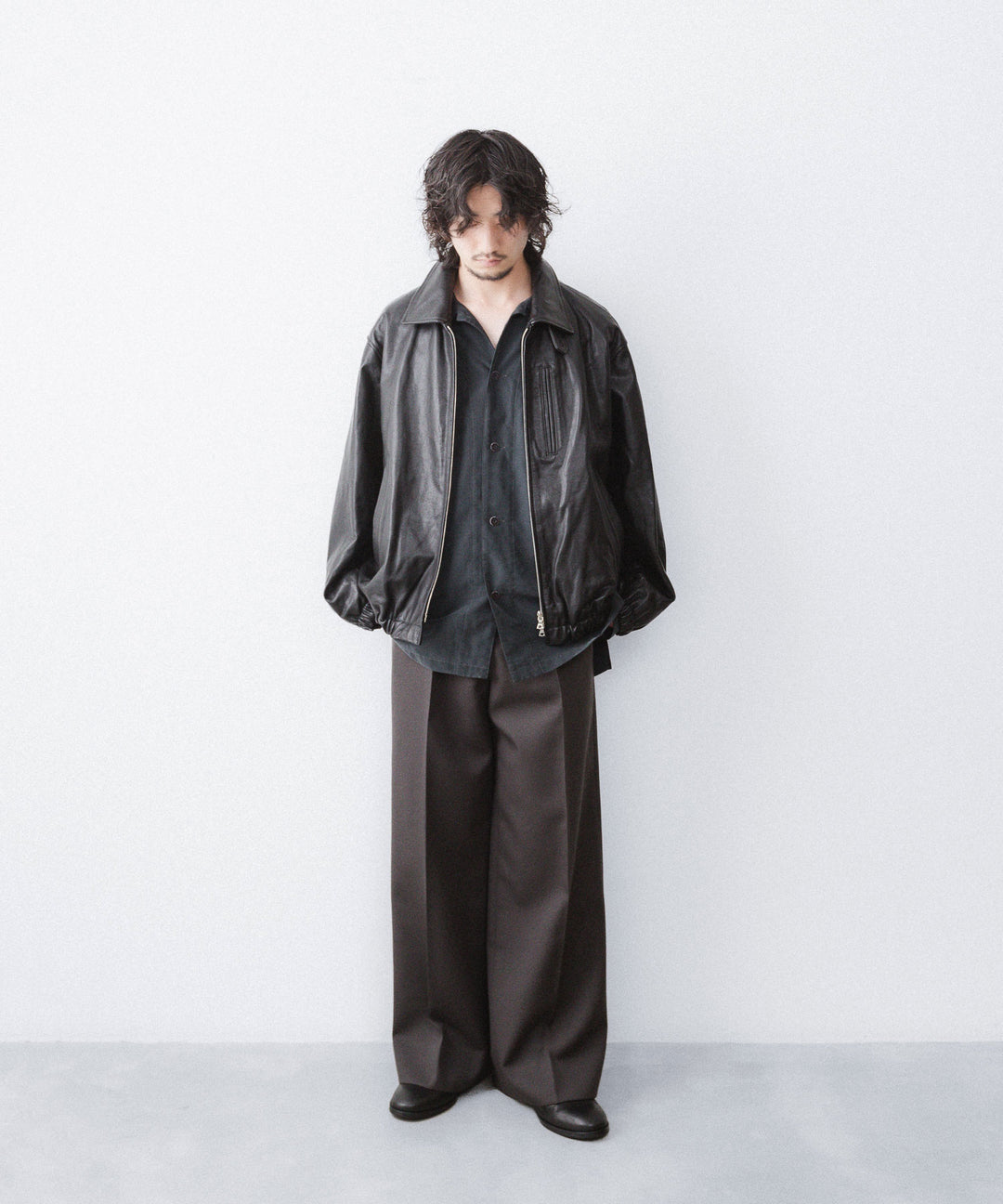 ANTHEM A-アンセムエーのWOOL GABARDINE BELTLESS TROUSERSのBROWN公式通販サイトsession福岡セレクトショップ