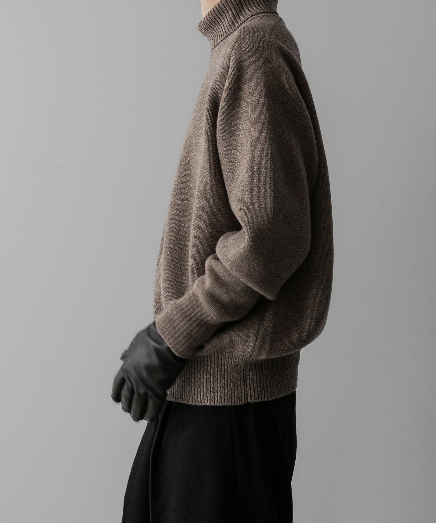 ssstein(シュタイン)の24AWコレクション EXTRA FINE WOOL WARM KNIT TURTLE NECK LS - TOP BEIGE 公式通販サイトsession福岡セレクトショップ