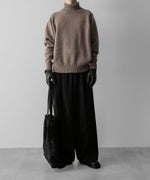 画像をギャラリービューアに読み込む, ssstein(シュタイン)の24AWコレクション EXTRA FINE WOOL WARM KNIT TURTLE NECK LS - TOP BEIGE 公式通販サイトsession福岡セレクトショップ
