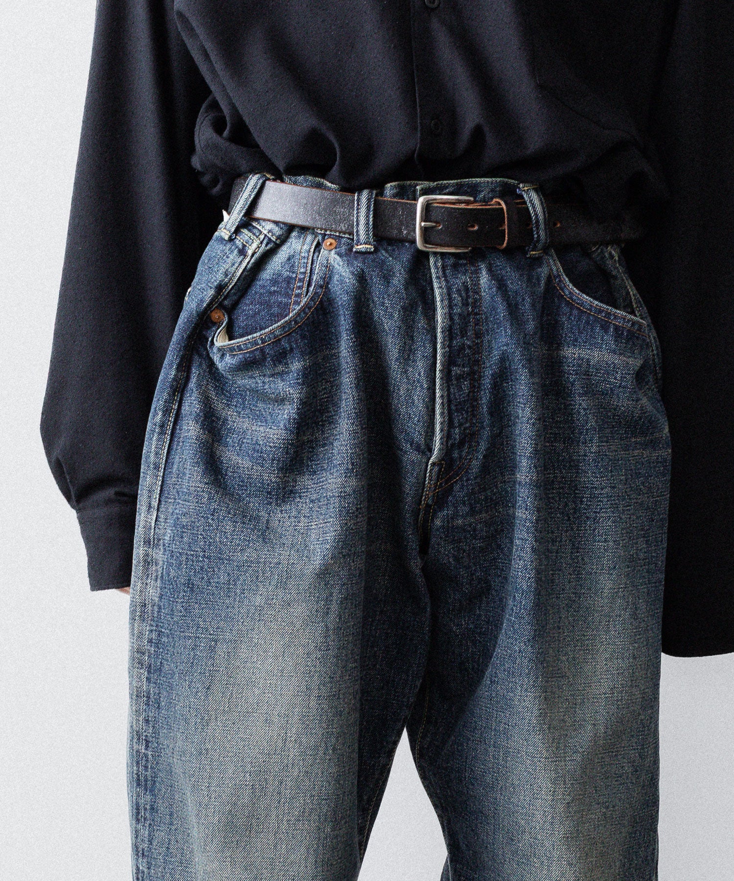 【INTÉRIM】CLASSIC HEAVY KIBATA SHUTTLE HYPER BIG WWII 1943 DENIM JEANS - C.NAVY