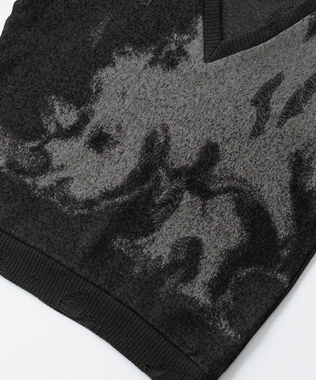 SUBLATIONS サブレーションズの26SSのANIMAL JACQUARD V-NECK KNIの公式通販サイトsession福岡セレクトショップ