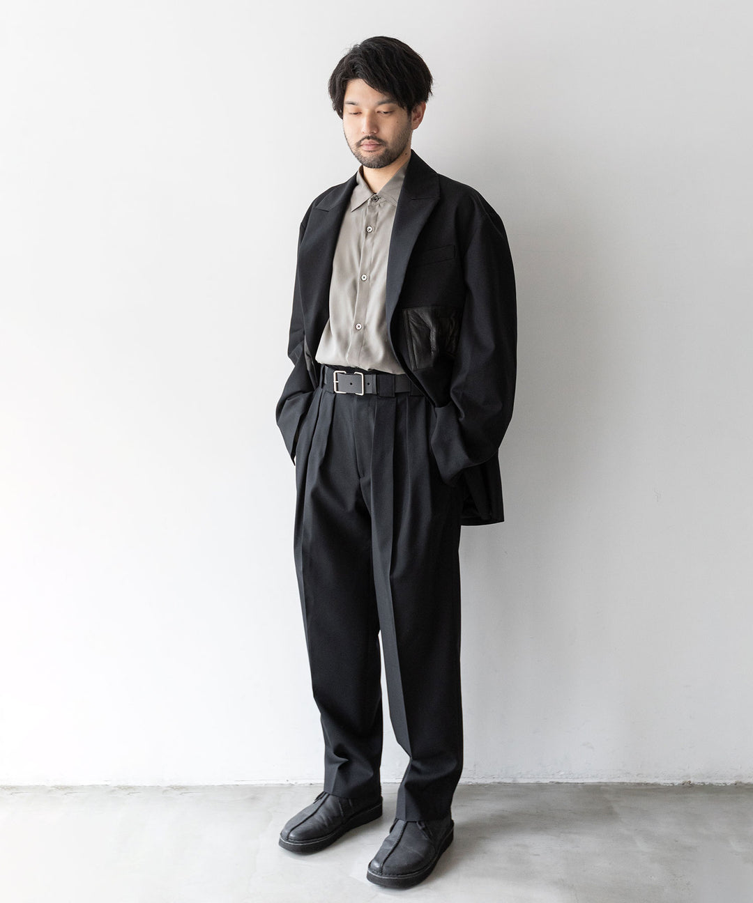 stein(シュタイン)の23AWコレクションOVERSIZED LEATHER CORSETED JACKETのBLACK