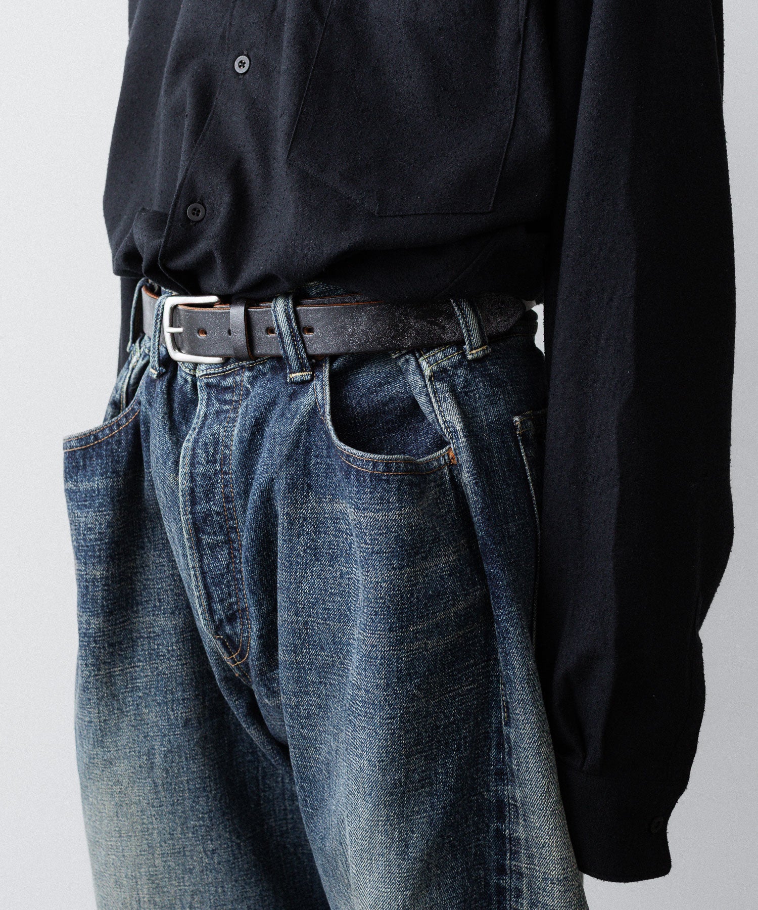 【INTÉRIM】CLASSIC HEAVY KIBATA SHUTTLE HYPER BIG WWII 1943 DENIM JEANS - C.NAVY