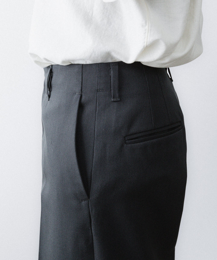 【ANTHEM A】WOOL GABARDINE BELTLESS TROUSERS - CHARCOAL