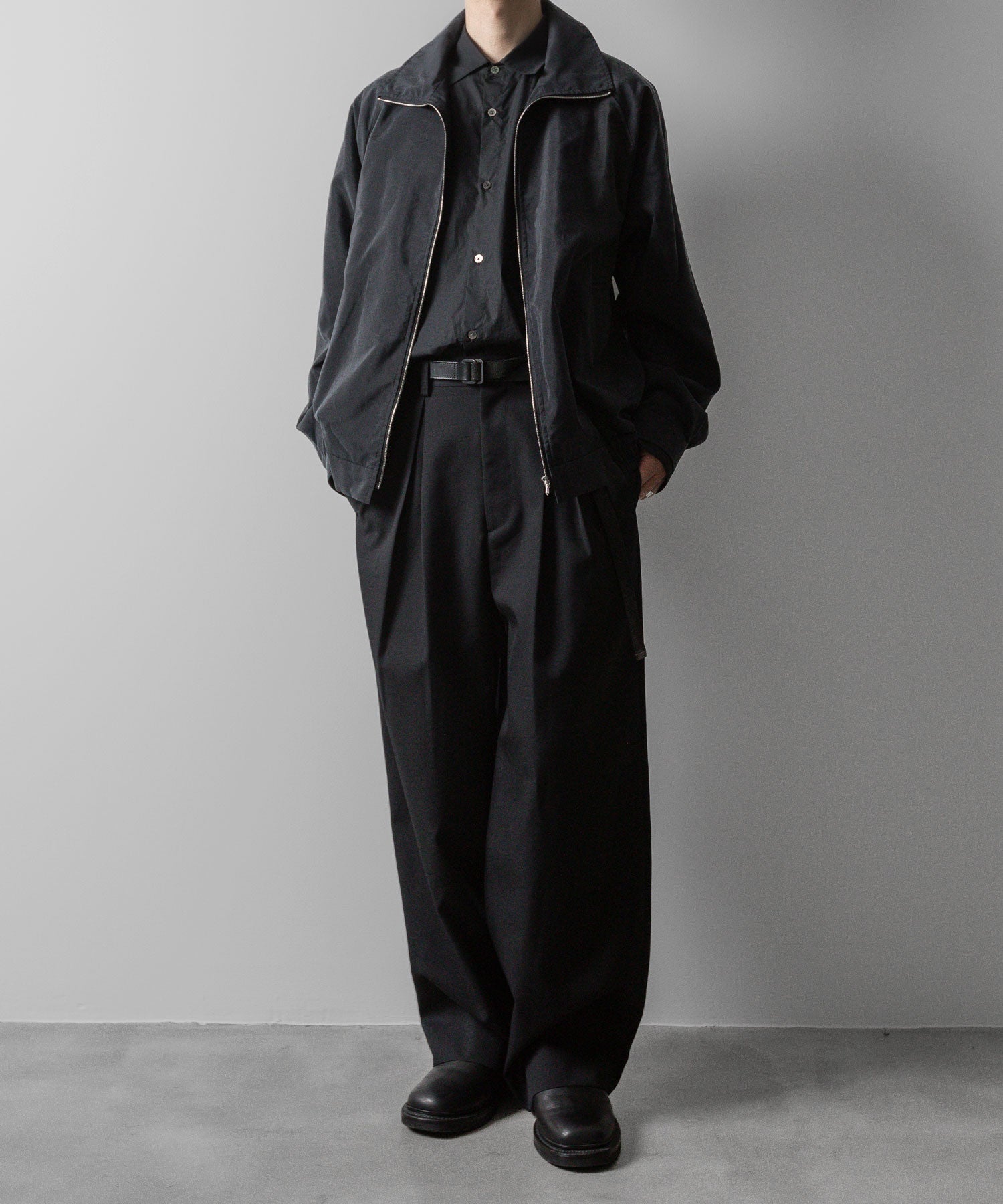 ssstein(シュタイン)の24AWコレクション EASY WIDE TROUSERS (2/72 WOOL GABARDINE) - BLACK 公式通販サイトsession福岡セレクトショップ