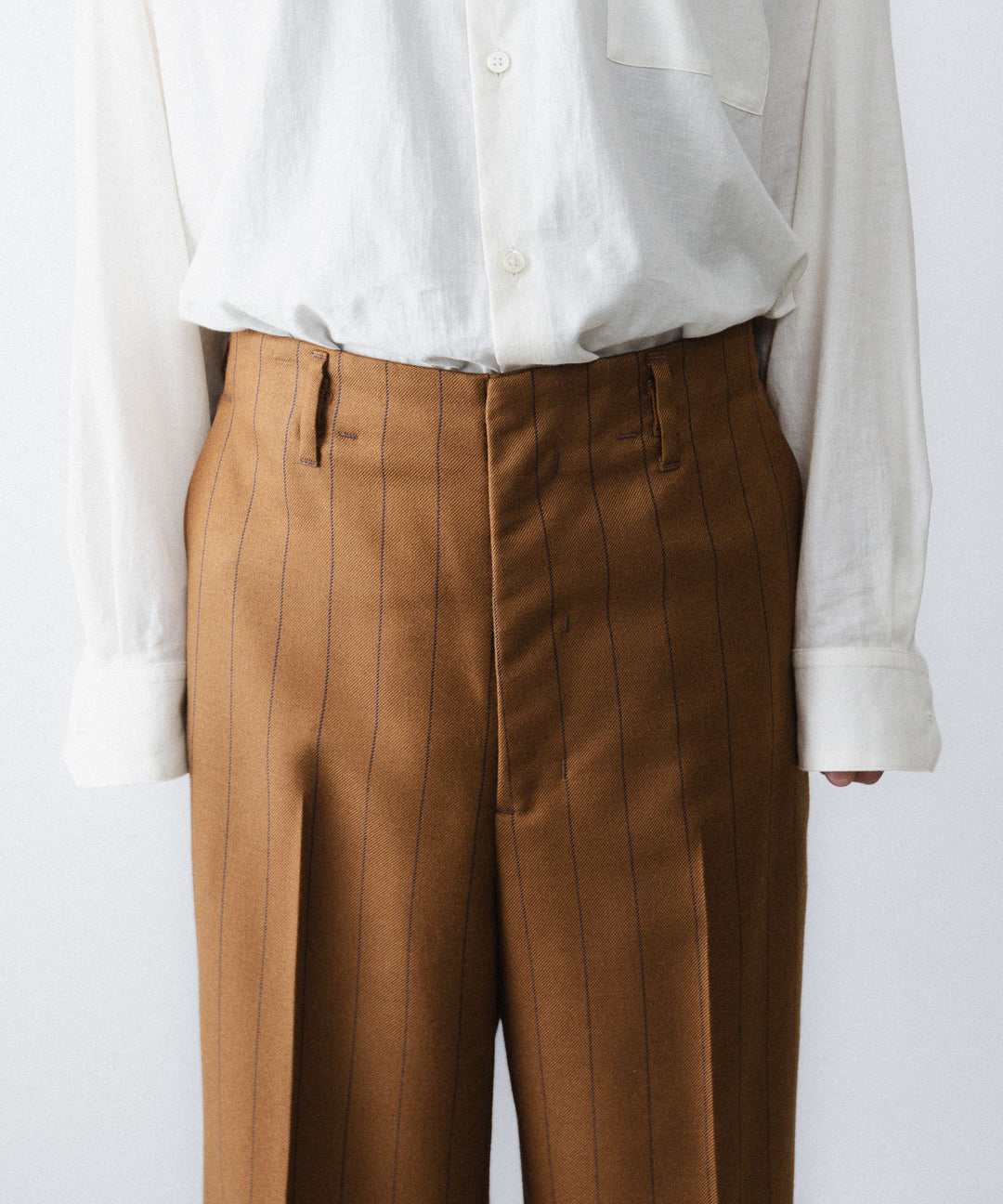 【ANTHEM A】WOOL SILK STRIPE BELTLESS TROUSERS - CAMEL