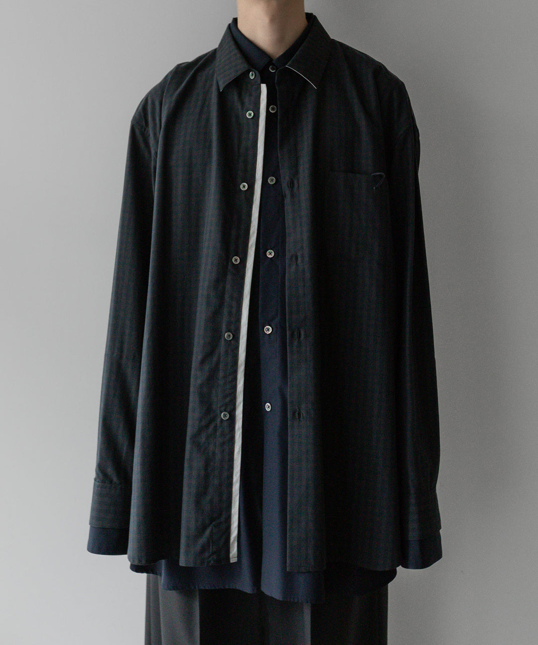 stein(シュタイン)の24SSコレクションOVERSIZED LAYERED SHIRTのGINGHAM(CHARCOAL)