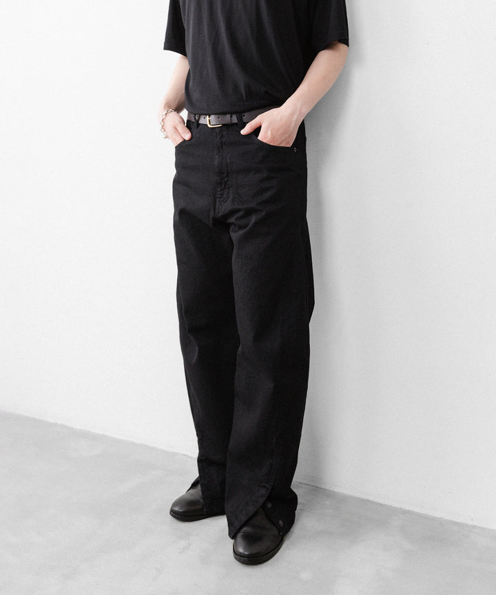 【ANTHEM A】TWIST LINE STRAIGHT JEANS - BLACK