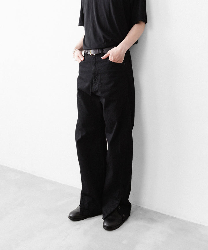 【ANTHEM A】TWIST LINE STRAIGHT JEANS - BLACK